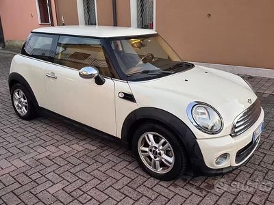Usata Mini Cooper 75 CV (55 kW) 2011 Beige Utilitaria