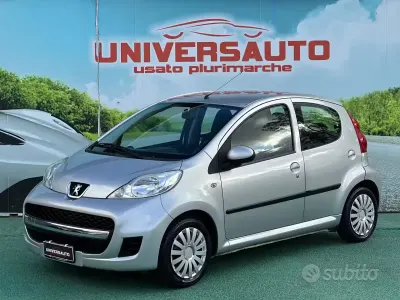 Usata Peugeot 107 Active 68 CV (50 kW) 2012 Grigio Utilitaria