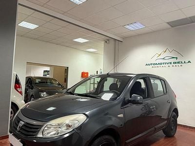 Begagnad Dacia Sandero 75 HK (55 kW) 2009 Grå Sedan