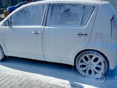 Usata Daihatsu Sirion 102 CV (75 kW) 2009 Bianco Utilitaria