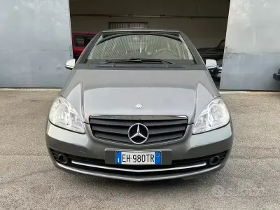 Gebraucht Mercedes A160 95 PS (69 kW) 2011 Grau Limousine
