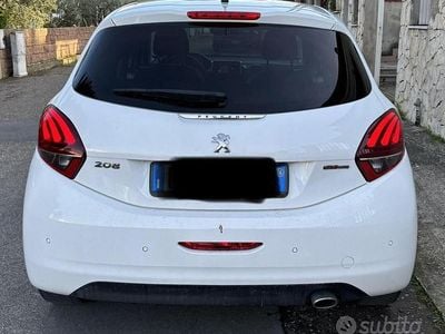 Usata Peugeot 208 GT-line 120 CV (88 kW) 2016 Bianco Utilitaria