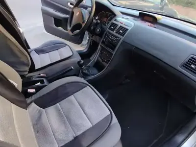 Begagnad Peugeot 307 90 HK (66 kW) 2003 Grå Sedan