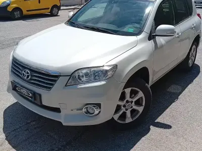 Usata Toyota RAV4 150 CV (110 kW) 2010 Bianco SUV
