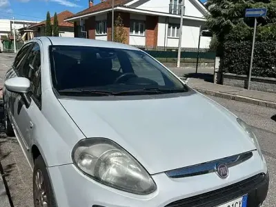 Usata Fiat Punto Evo Emotion 77 CV (56 kW) 2010 Utilitaria