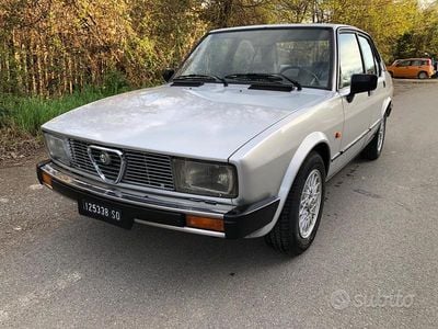 Usata Alfa Romeo Alfetta 122 CV (89 kW) 1981 Grigio Berlina