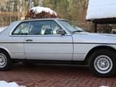 Begagnad Mercedes 280 156 HK (114 kW) 1977 Silver Sportkupé
