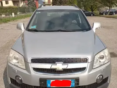 Usata Chevrolet Captiva 127 CV (93 kW) 2009 Grigio SUV