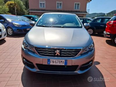 Gebraucht Peugeot 308 Allure 120 PS (88 kW) 2018 Grau Limousine