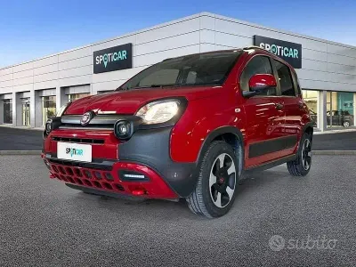Usata Fiat Panda Cross Cross 70 CV (51 kW) 2024 Rosso Utilitaria