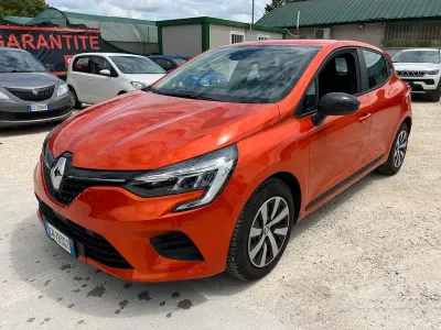 Usata Renault Clio V Equilibre 66 CV (48 kW) 2023 Arancione Berlina