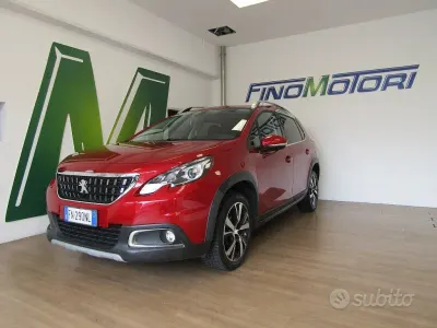 Usata Peugeot 2008 S 110 CV (80 kW) 2018 Rosso SUV