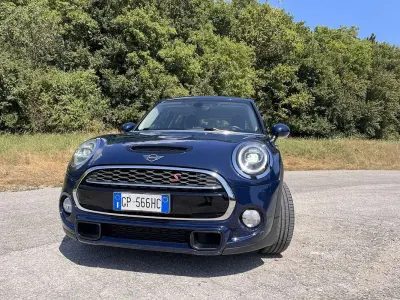 Usata Mini Cooper S Seven 192 CV (141 kW) 2019 Utilitaria