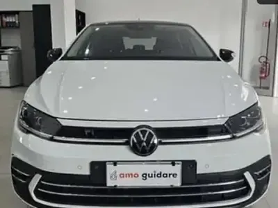 Usata VW Polo 110 CV (80 kW) 2022 Bianco Utilitaria