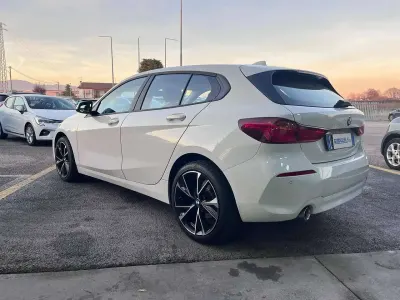 Usata BMW 116 116 CV (85 kW) 2022 Bianco Utilitaria