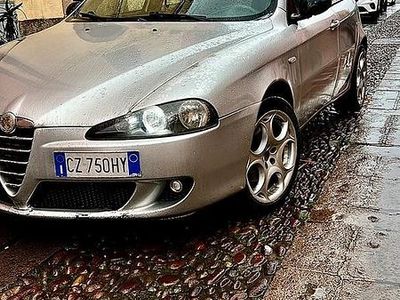 Usata Alfa Romeo 147 120 CV (88 kW) 2005 Grigio Utilitaria