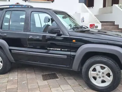 Usata Jeep Cherokee Sport 143 CV (105 kW) 2003 SUV