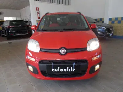 Usata Fiat Panda Lounge 69 CV (50 kW) 2019 Rosso Utilitaria