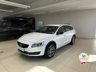 Usata Volvo V60 CC Plus 150 CV (110 kW) 2017 Bianco Station wagon