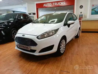 Usata Ford Fiesta Business Edition 75 CV (55 kW) 2016 Bianco Utilitaria