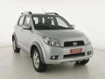 Usata Daihatsu Terios 86 CV (63 kW) 2010 Argento SUV