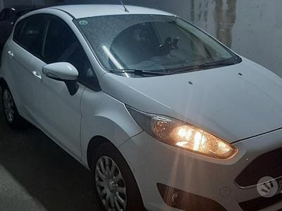 Usata Ford Fiesta 92 CV (67 kW) 2017 Bianco Utilitaria