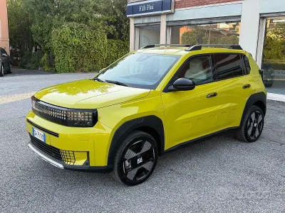 Usata Fiat Grande Panda La Prima 60 CV (44 kW) 2024 Giallo Utilitaria