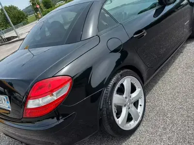 Usata Mercedes SLK200 163 CV (119 kW) 2005 Nero Cabrio