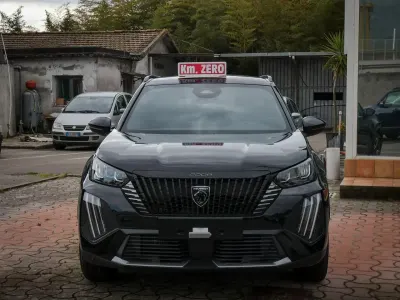 Nuova Peugeot 2008 Allure 101 CV (74 kW) 2025 Nero SUV