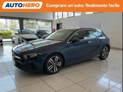 Usata Mercedes A180 116 CV (85 kW) 2022 Blu/azzurro Berlina