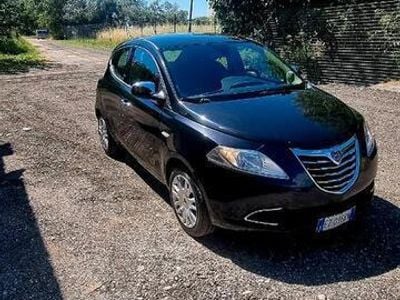 Usata Lancia Ypsilon 69 CV (50 kW) 2015 Nero Utilitaria