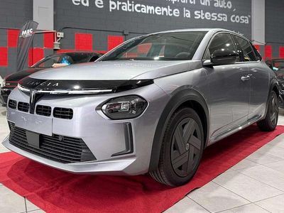 Nuova Lancia Ypsilon 101 CV (74 kW) 2025 Grigio Utilitaria