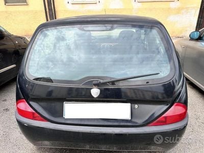 Usata Lancia Ypsilon 60 CV (44 kW) 2000 Nero Utilitaria