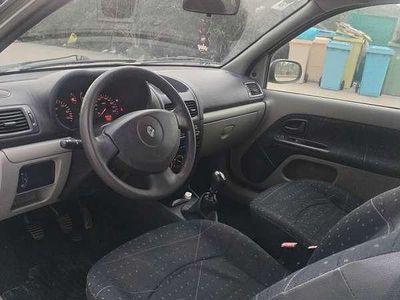 Begagnad Renault Clio II 54 HK (39 kW) 1998 Sedan