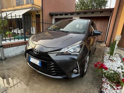 Usata Toyota Yaris 65 CV (47 kW) 2019 Grigio Coupé