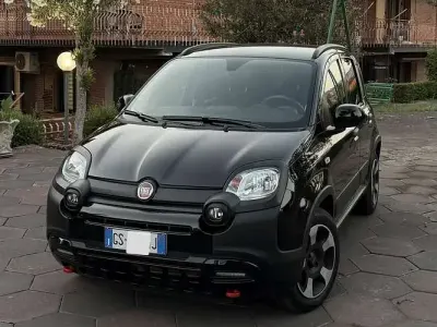 Usata Fiat Panda Cross Cross 69 CV (50 kW) 2024 Utilitaria