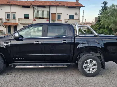 Usata Ford Ranger Limited 170 CV (125 kW) 2022 Nero Pick-up