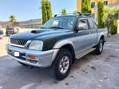 Usata Mitsubishi L200 Comfort Edition 100 CV (73 kW) 1999 Verde Pick-up
