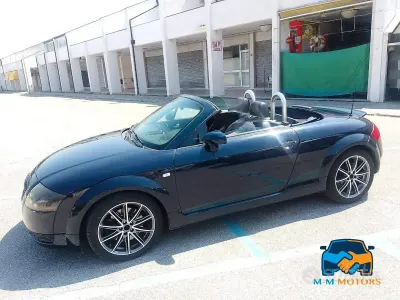 Usata Audi TT Roadster 179 CV (131 kW) 2004 Bluazzurro Cabrio