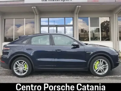 Usata Porsche Cayenne Coupe 340 CV (250 kW) 2022 Blu/azzurro Coupé
