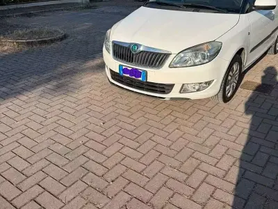 Usata Skoda Fabia 60 CV (44 kW) 2013 Bianco Station wagon