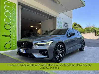 Usata Volvo V60 R-Design 197 CV (144 kW) 2020 Grigio Station wagon