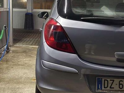 Usata Opel Corsa Enjoy 80 CV (58 kW) 2009 Berlina