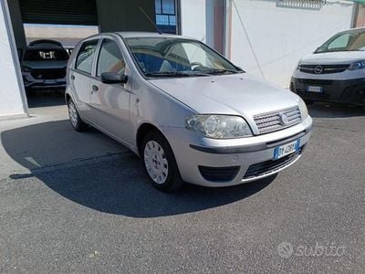 Usata Fiat Punto Classica 60 CV (44 kW) 2009 Argento pastello Utilitaria