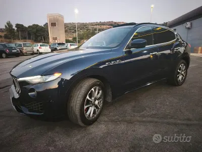 Usata Maserati Levante 250 CV (183 kW) 2016 Bluazzurro SUV