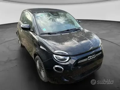 Usata Fiat 500e Icon 42 kW (58 CV) 2021 Nero Cabrio