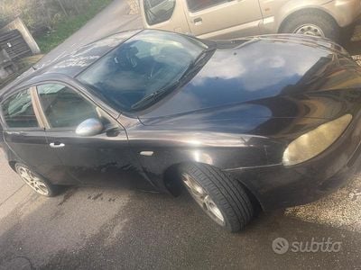 Usata Alfa Romeo 147 120 CV (88 kW) 2009 Nero Utilitaria