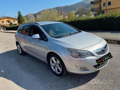 Usata Opel Astra 140 CV (102 kW) 2013 Grigio Station wagon