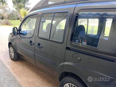 Usata Fiat Doblò 85 CV (62 kW) 2009 Grigio Monovolume