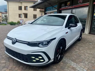 Begagnad VW Golf VIII GTI 245 HK (180 kW) 2022 Vit Sedan